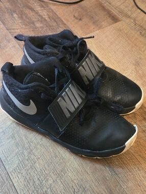 Nike Black Sneakers with Silver Swoosh and Strap Logo